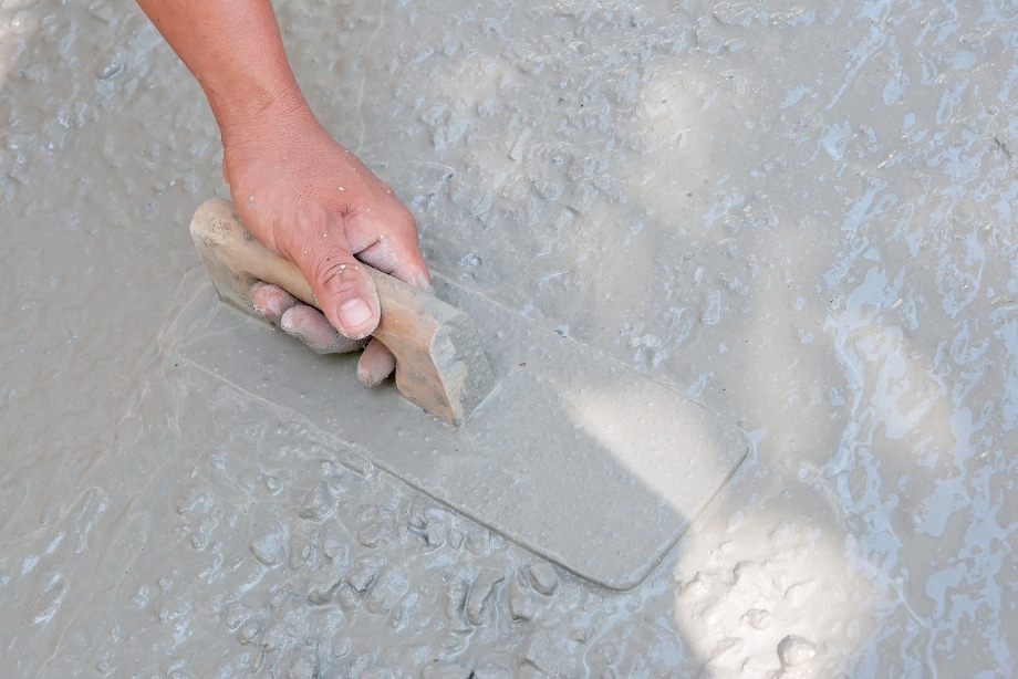 Pourquoi choisir Hortica Travaux 77 pour la cimentation pied de cheminée à Claye-Souilly ?